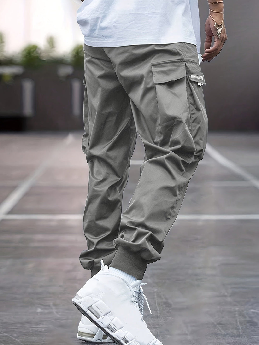 Men's Relaxed-Fit Drawstring Ribbed-Cuff Cargo Jogger Pants