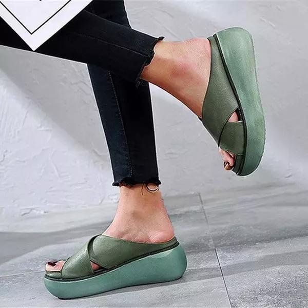 Women's Linen-Look Cushioned Cross-Strap Flat Sandals