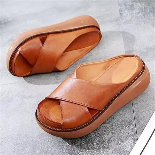 Women's Linen-Look Cushioned Cross-Strap Flat Sandals - Brown