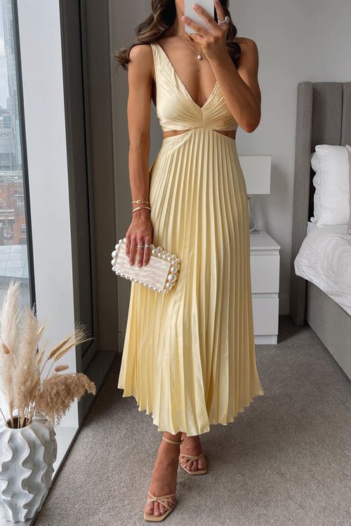 Women's Pleated V-Neck Sleeveless Maxi Dress - Yellow